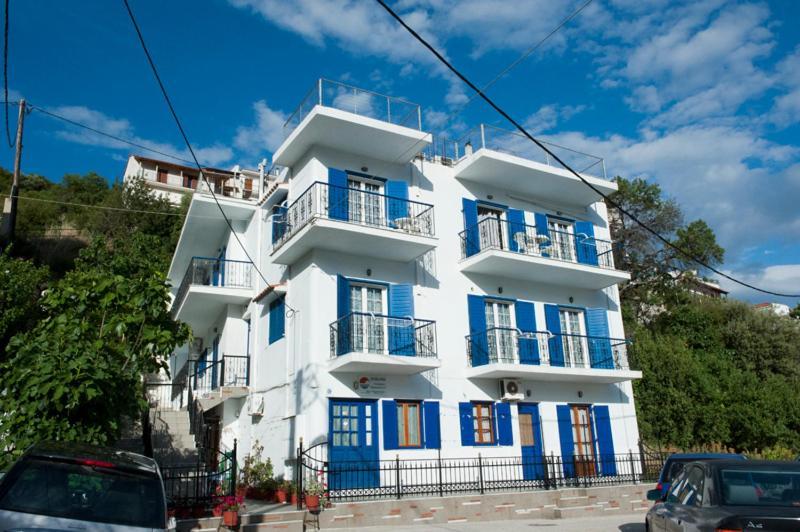 Syraina Apartments Скиатос Экстерьер фото